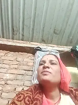 Hot hiuj online show from January 7, 2026, 4:20 pm