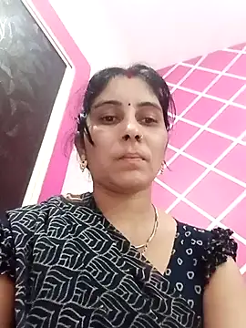 Snapshot of Hot_ree85 chatting on February 25, 2026, 5:22 pm Hot ree85 online show from February 25, 2026, 5:22 pm