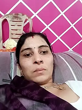 Snapshot of Hot_ree85 chatting on March 2, 2026, 11:17 am Hot ree85 online show from March 2, 2026, 11:17 am