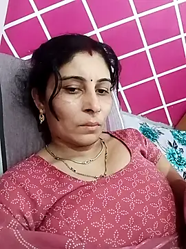 Hot ree85 online show from March 13, 2026, 4:41 am