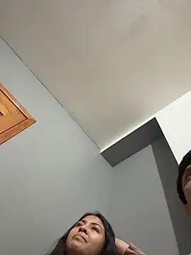 Snapshot of Bufu2213 chatting on April 1, 2026, 2:56 am Bufu2213 online show from April 1, 2026, 2:56 am