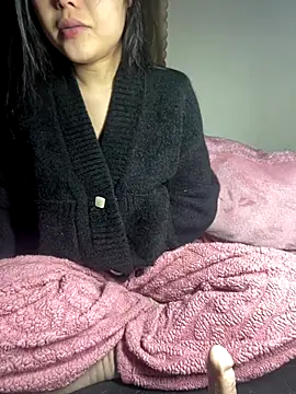 Snapshot of lealia699 chatting on January 7, 2026, 8:28 am lealia699 online show from January 7, 2026, 8:28 am