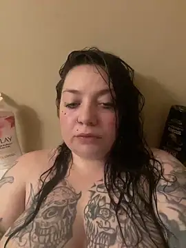 Snapshot of tattedma013 chatting on January 6, 2026, 11:51 pm tattedma013 online show from January 6, 2026, 11:51 pm