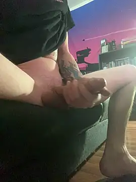 Snapshot of Beastbab3 chatting on February 4, 2026, 11:31 pm Beastbab3 online show from February 4, 2026, 11:31 pm