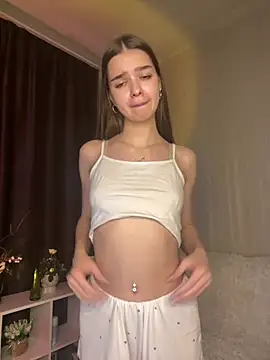 SkylineBliss online show from January 17, 2026, 3:44 am