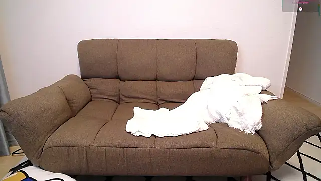 -Ema  online show from January 8, 2026, 10:39 am