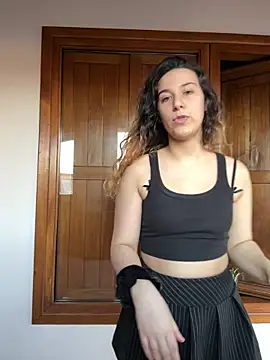joanaguerreiru online show from June 15, 2026, 7:16 pm