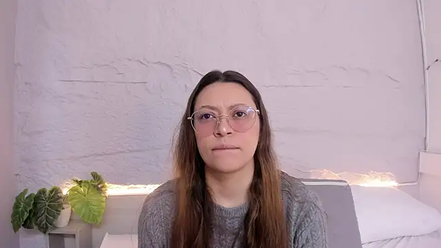 lanna 18  online show from March 21, 2026, 11:37 am