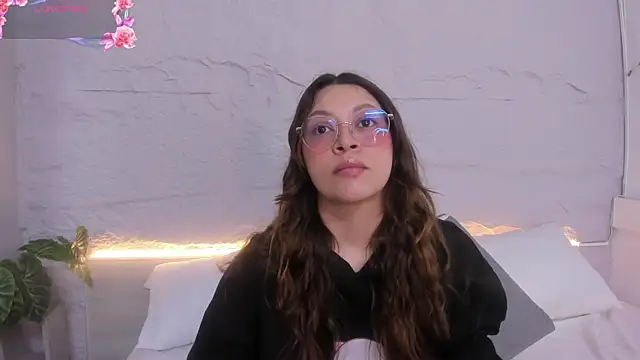 lanna 18  online show from April 7, 2026, 11:43 am