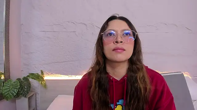 lanna 18  online show from April 10, 2026, 11:37 am