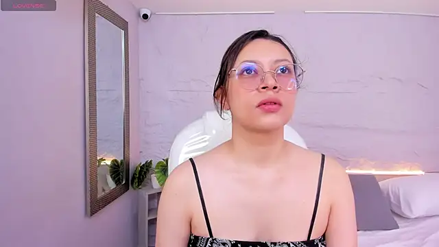 lanna 18  online show from June 1, 2026, 11:45 am