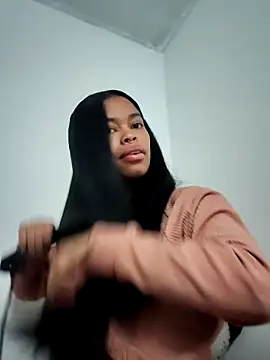 Snapshot of shenna_brunette chatting on January 6, 2026, 1:37 pm shenna brunette online show from January 6, 2026, 1:37 pm