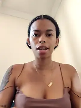 Snapshot of shenna_brunette chatting on February 8, 2026, 5:05 pm shenna brunette online show from February 8, 2026, 5:05 pm