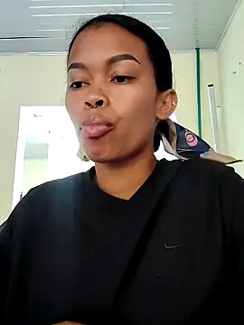 Snapshot of shenna_brunette chatting on March 26, 2026, 5:29 pm shenna brunette online show from March 26, 2026, 5:29 pm