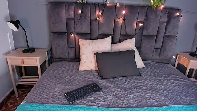 AmberStonne   online show from March 11, 2026, 7:31 pm