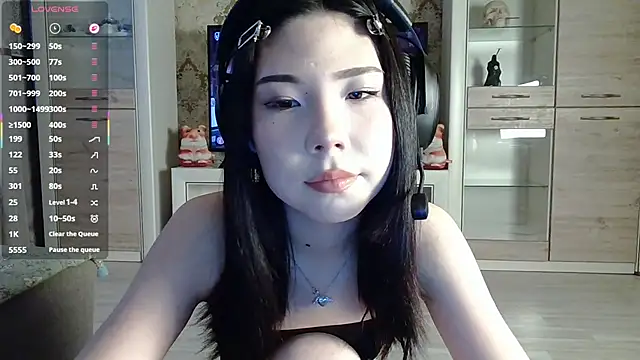 AprilOnilll online show from February 20, 2026, 12:05 pm