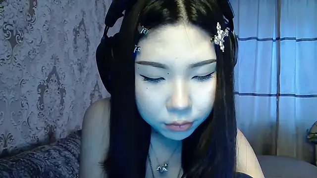 AprilOnilll online show from March 1, 2026, 12:18 pm