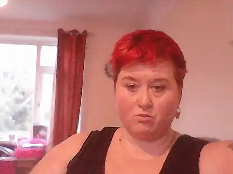 Snapshot of BustyRedxx chatting on February 7, 2026, 3:49 pm BustyRedxx online show from February 7, 2026, 3:49 pm