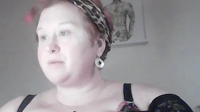 Snapshot of BustyRedxx chatting on March 2, 2026, 11:28 am BustyRedxx online show from March 2, 2026, 11:28 am