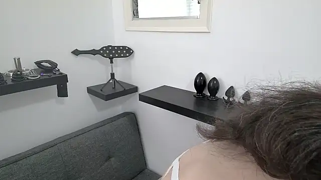 Sakura trans online show from April 4, 2026, 1:19 pm