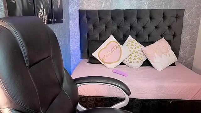 sasha  blaze online show from January 7, 2026, 3:14 pm