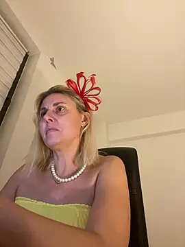 Amelia9798 online show from January 10, 2026, 8:32 pm