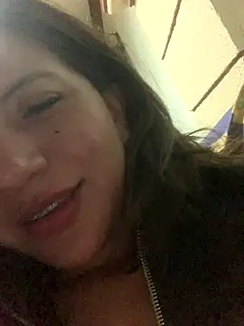 Snapshot of bombomcherry6 chatting on January 9, 2026, 9:45 am bombomcherry6 online show from January 9, 2026, 9:45 am