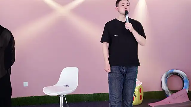 w-lucky online show from February 18, 2026, 7:04 am