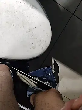 AlejandreBy online show from April 9, 2026, 2:11 am