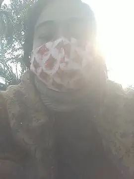 Snapshot of momo_loves chatting on January 12, 2026, 9:58 am momo loves online show from January 12, 2026, 9:58 am