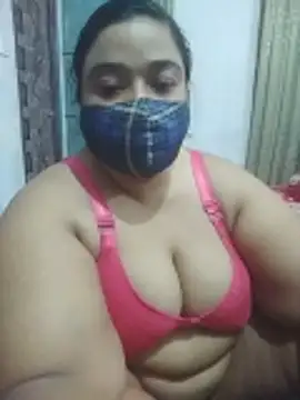 Snapshot of momo_loves chatting on April 18, 2026, 7:58 pm momo loves online show from April 18, 2026, 7:58 pm
