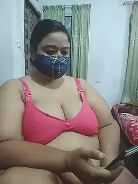Snapshot of momo_loves chatting on May 1, 2026, 6:01 pm momo loves online show from May 1, 2026, 6:01 pm