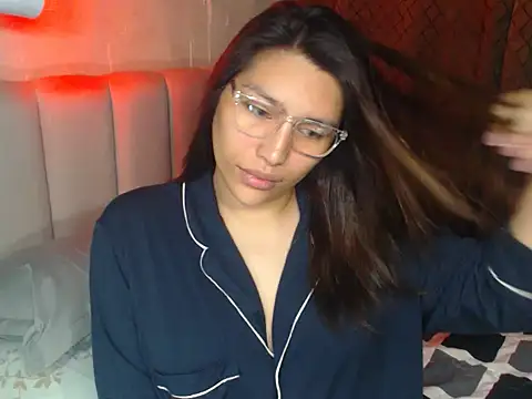 HeatWithHolly online show from February 5, 2026, 12:21 pm