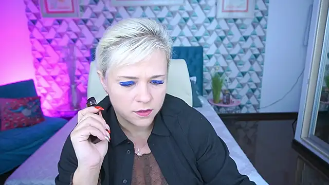 CrystalVibe online show from May 11, 2026, 6:30 am