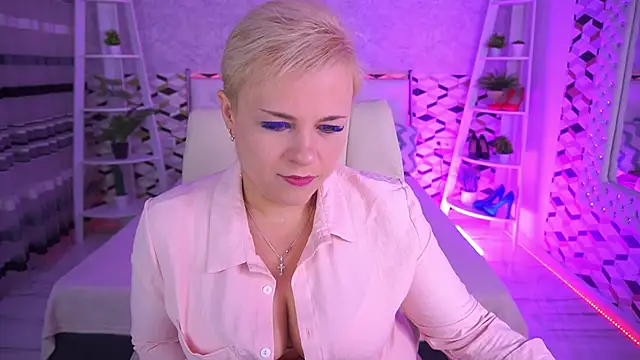 CrystalVibe online show from May 22, 2026, 6:42 am