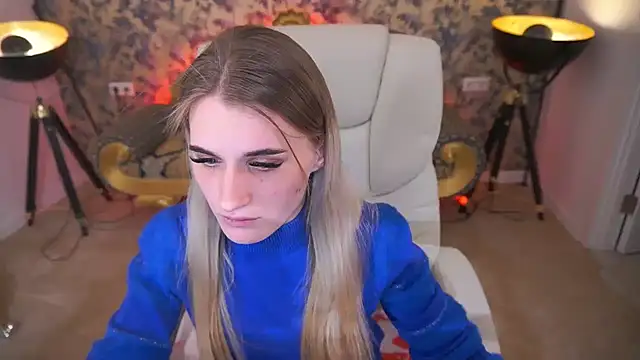 DiamondNina online show from April 21, 2026, 7:06 pm