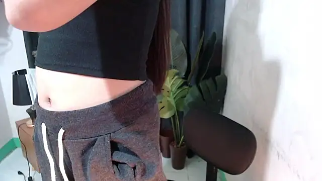 Pretty Lys online show from January 18, 2026, 12:14 am