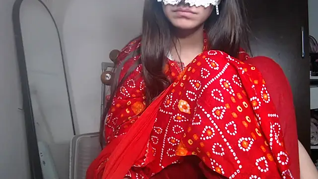 Hottie heer online show from March 6, 2026, 5:31 pm