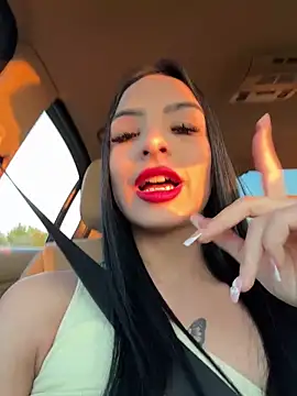 Evelin199 online show from May 1, 2026, 5:39 pm