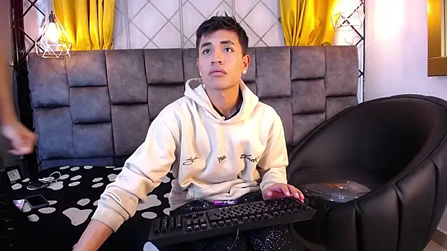 Maik Russo online show from February 3, 2026, 11:48 am