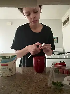 Snapshot of jojosbizarrelyf chatting on February 14, 2026, 2:36 pm jojosbizarrelyf online show from February 14, 2026, 2:36 pm