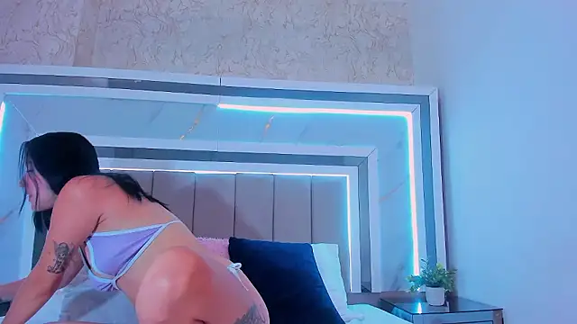 Snapshot of IsaBlue chatting on February 11, 2026, 2:11 pm IsaBlue online show from February 11, 2026, 2:11 pm