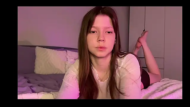 karalinhks online show from March 11, 2026, 9:54 pm