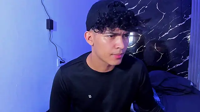 jamescurly00 online show from February 8, 2026, 5:11 am