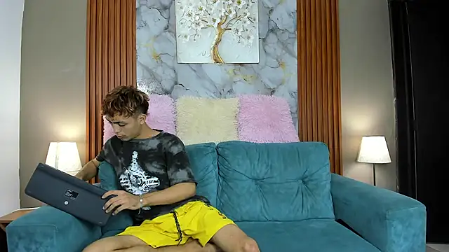 AVENGER BOYS2026 online show from February 24, 2026, 7:34 pm