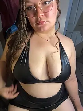 ParejaSutra69 online show from April 7, 2026, 2:23 am