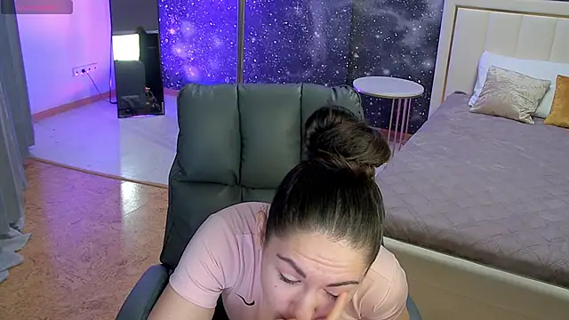 Snapshot of Adele_Shy_ chatting on January 15, 2026, 1:10 am Adele Shy online show from January 15, 2026, 1:10 am