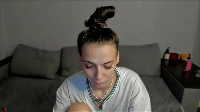 AnnaMized online show from February 26, 2026, 1:37 am