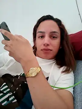 ofjuliaa online show from April 13, 2026, 6:57 pm