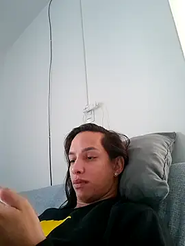ofjuliaa online show from May 10, 2026, 8:14 pm